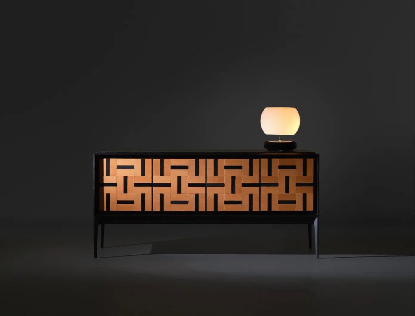 Шкаф из дуба с распашными дверями Mobi Kente ARCH-00069945 - Вид №1