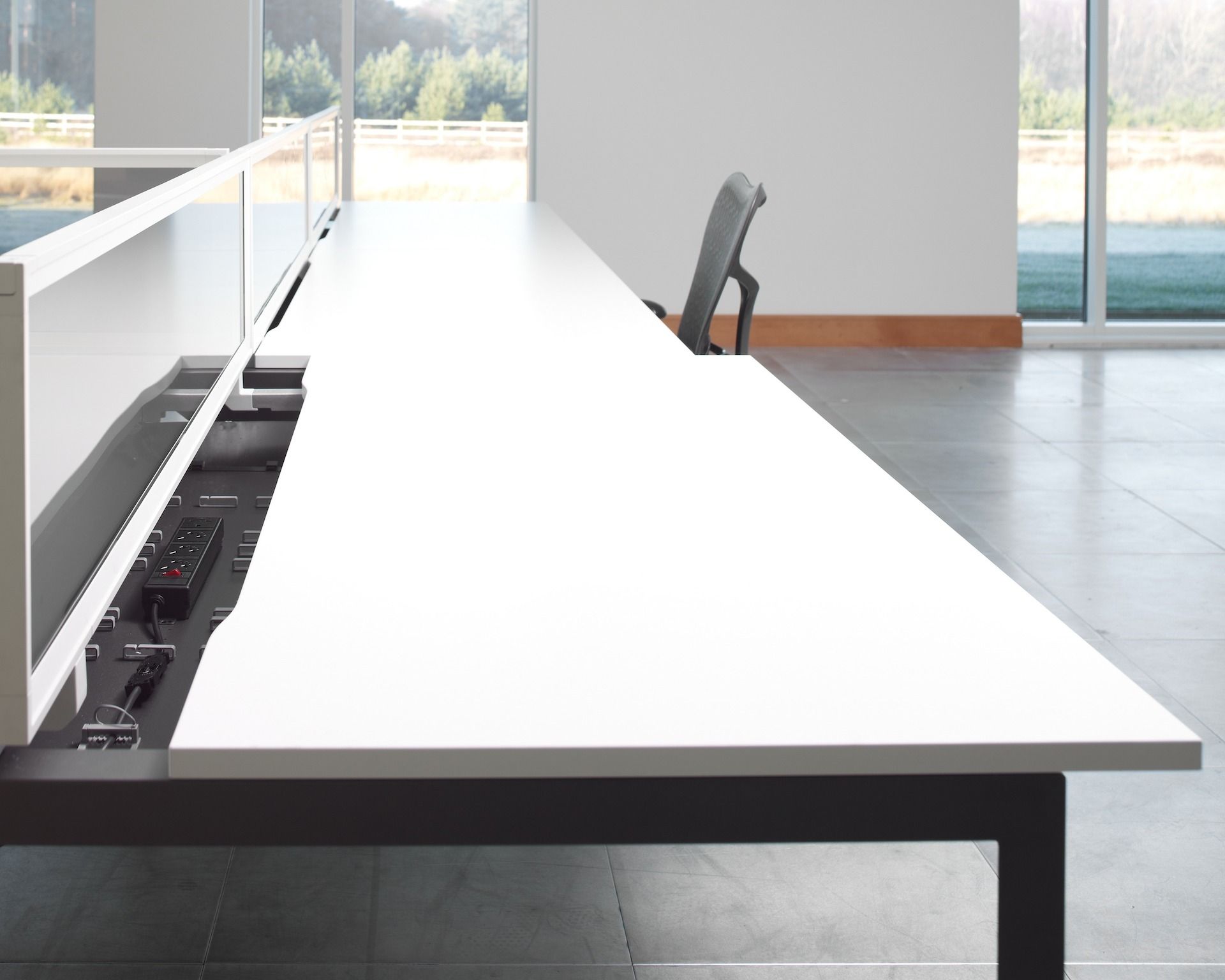 Стол с регулируемой высотой и звукопоглощающими перегородками Herman Miller макет студии ARCH-00126839 - Вид №42