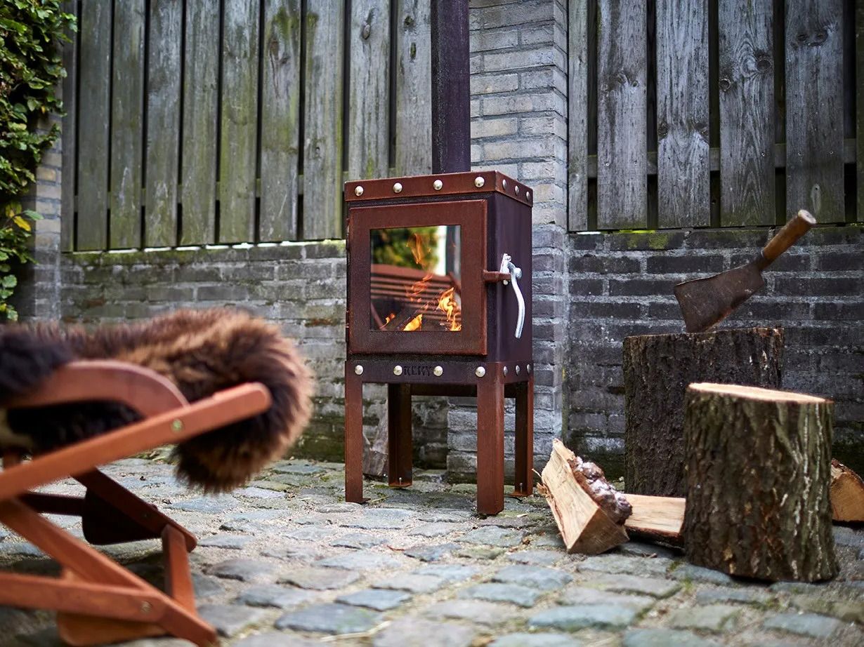 Автономный закрытый камин из стали Corten™ RB73 PIQUIA ARCH-00140839 - Вид №1