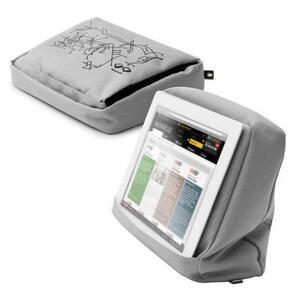 Подушка-подставка с карманом для планшета Hitech 2 серебристая-черная