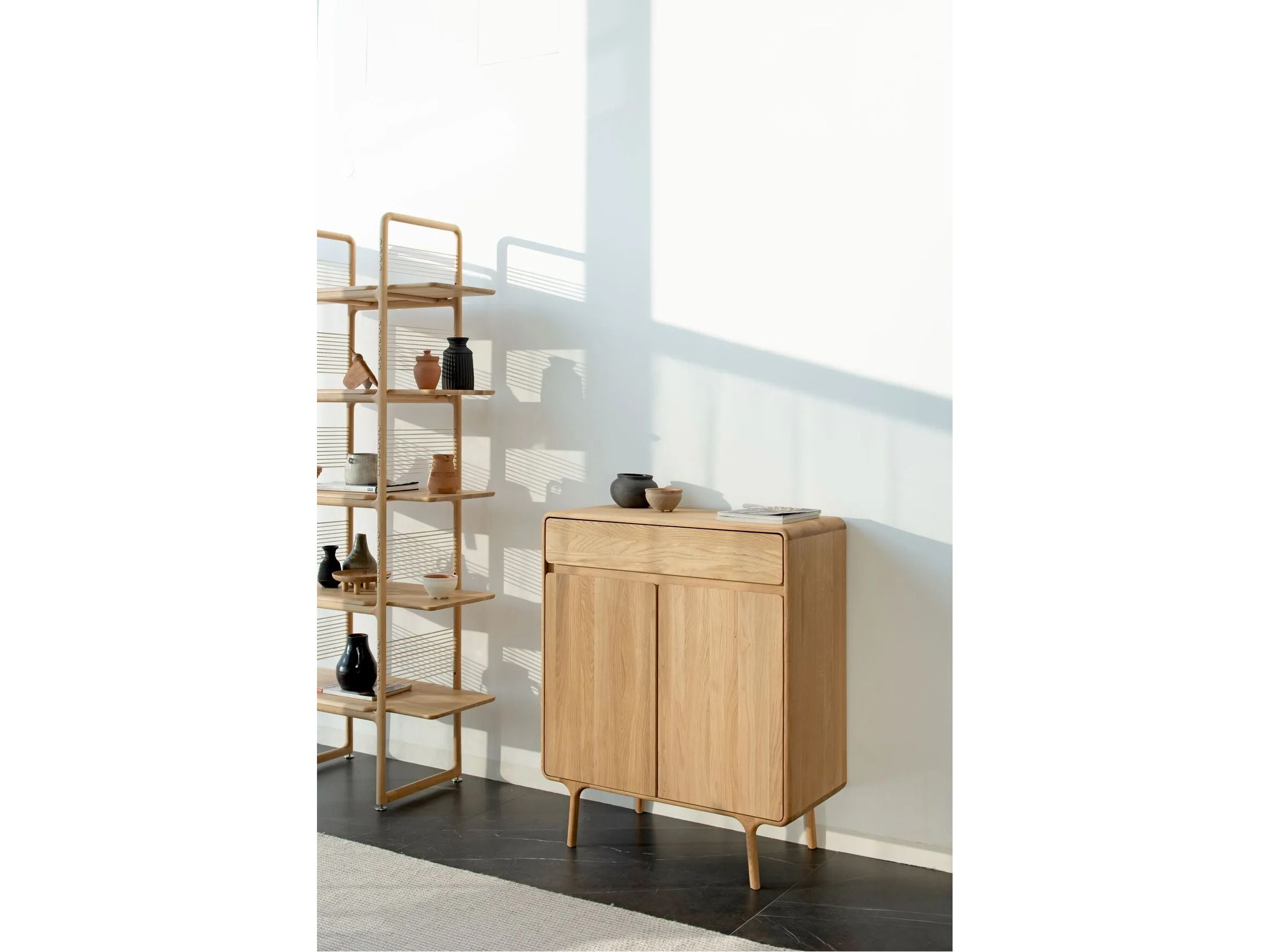 Двухсторонний книжный шкаф из дуба Gazzda MUSE ARCH-00032001 - Вид №11