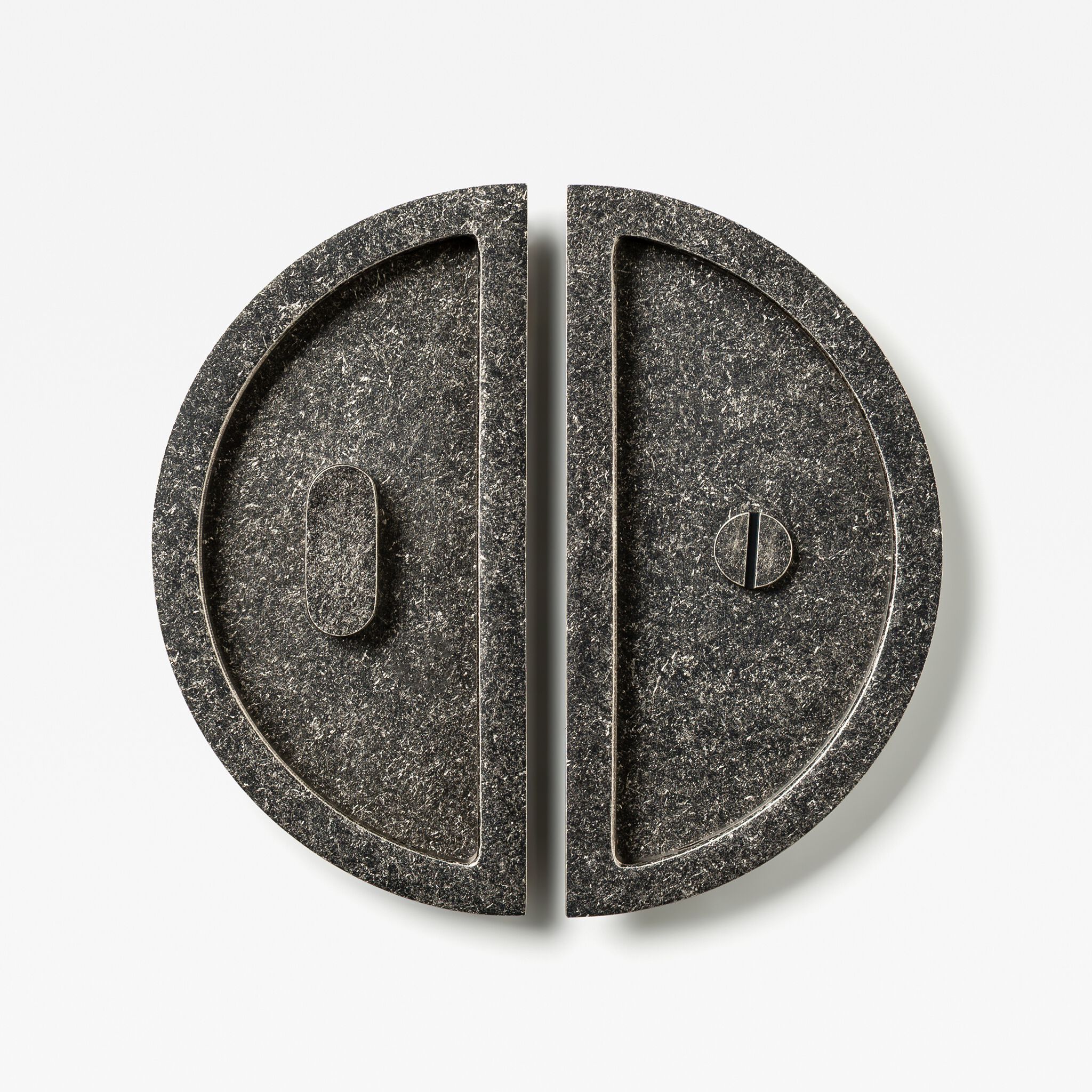 Латунная утопленная ручка Lo & Co Interiors Flush Pull ARCH-00132340 - Вид №21