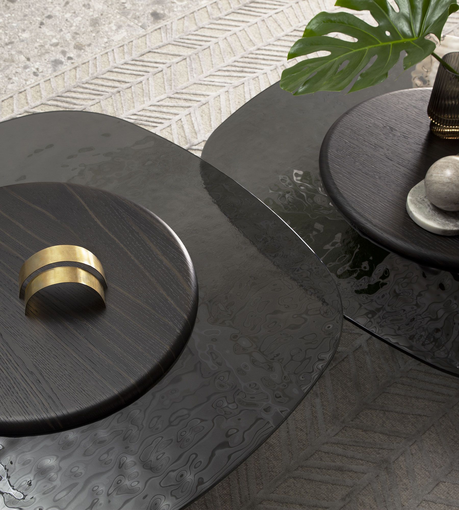 Журнальный столик из дуба и стекла для гостиной Morica Design Haute Couture ARCH-00021564 - Вид №3