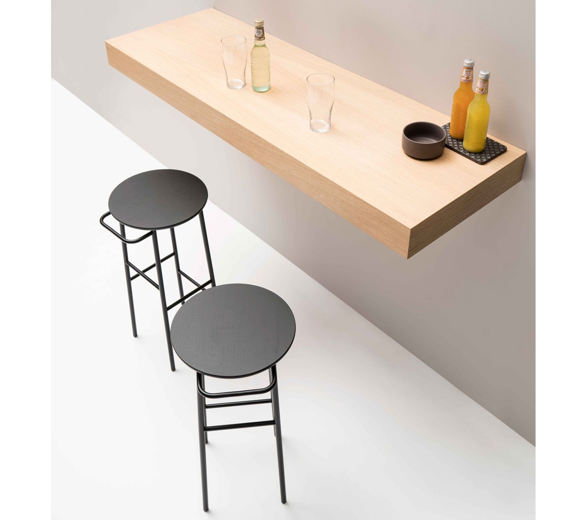 Ex.T Hang Высокий табурет из окрашенного в черный цвет ясеня EXHANGTALLNE Stand - Вид №8