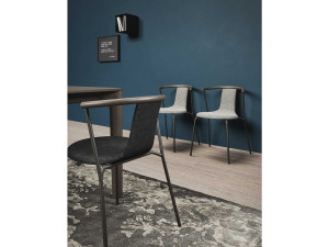 Металлический стул