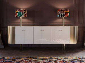 Шкаф со встроенным освещением