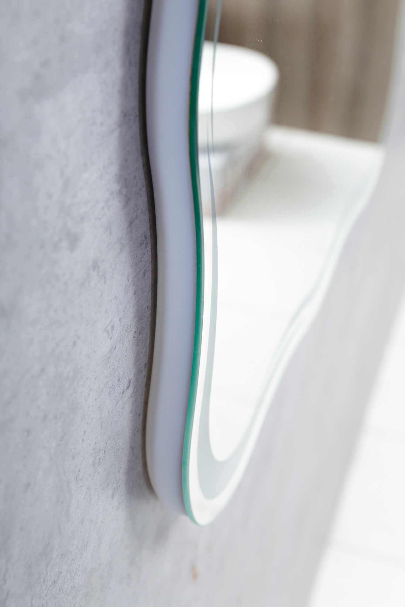 Зеркало с встроенным светильником и сенсорным выключателем BelBagno SPC-OND-600-800-LED-TCH  - Вид №3