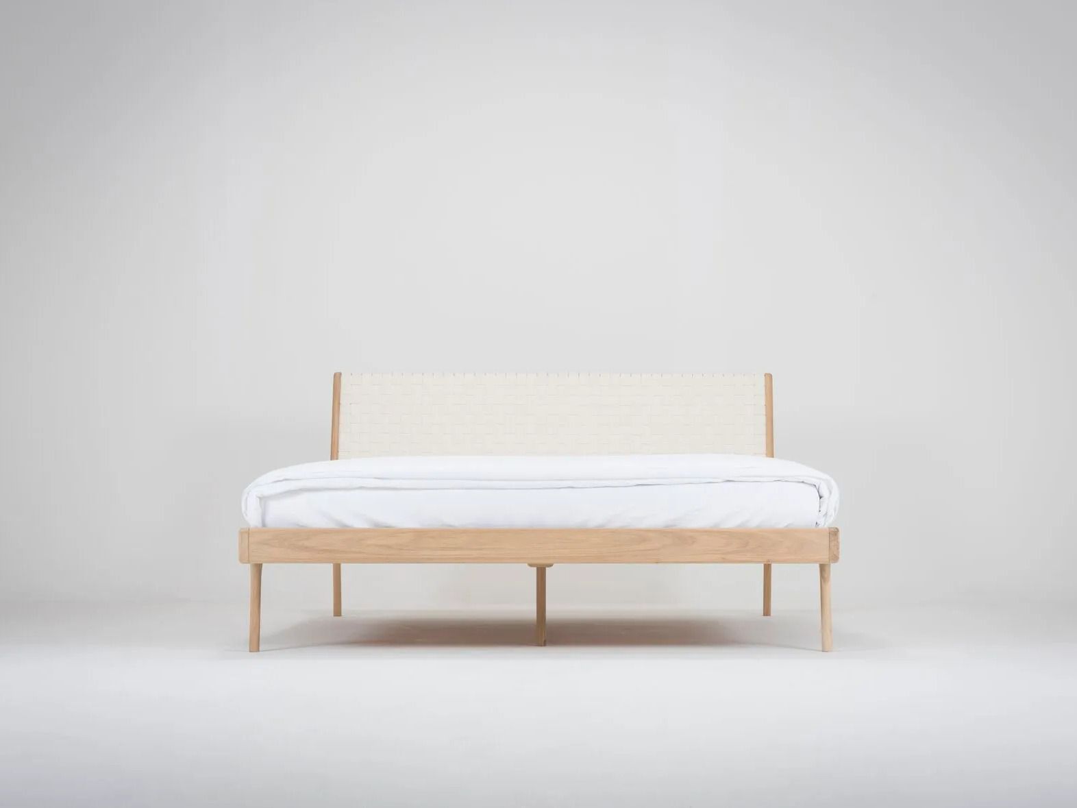 Дубовая двуспальная кровать Gazzda Fawn ARCH-00085993 - Вид №6