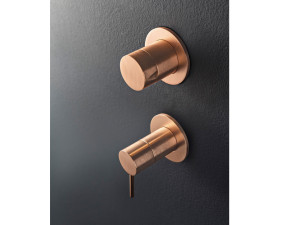 Латунный встраиваемый однорычажный смеситель для душа с 2 отверстиями