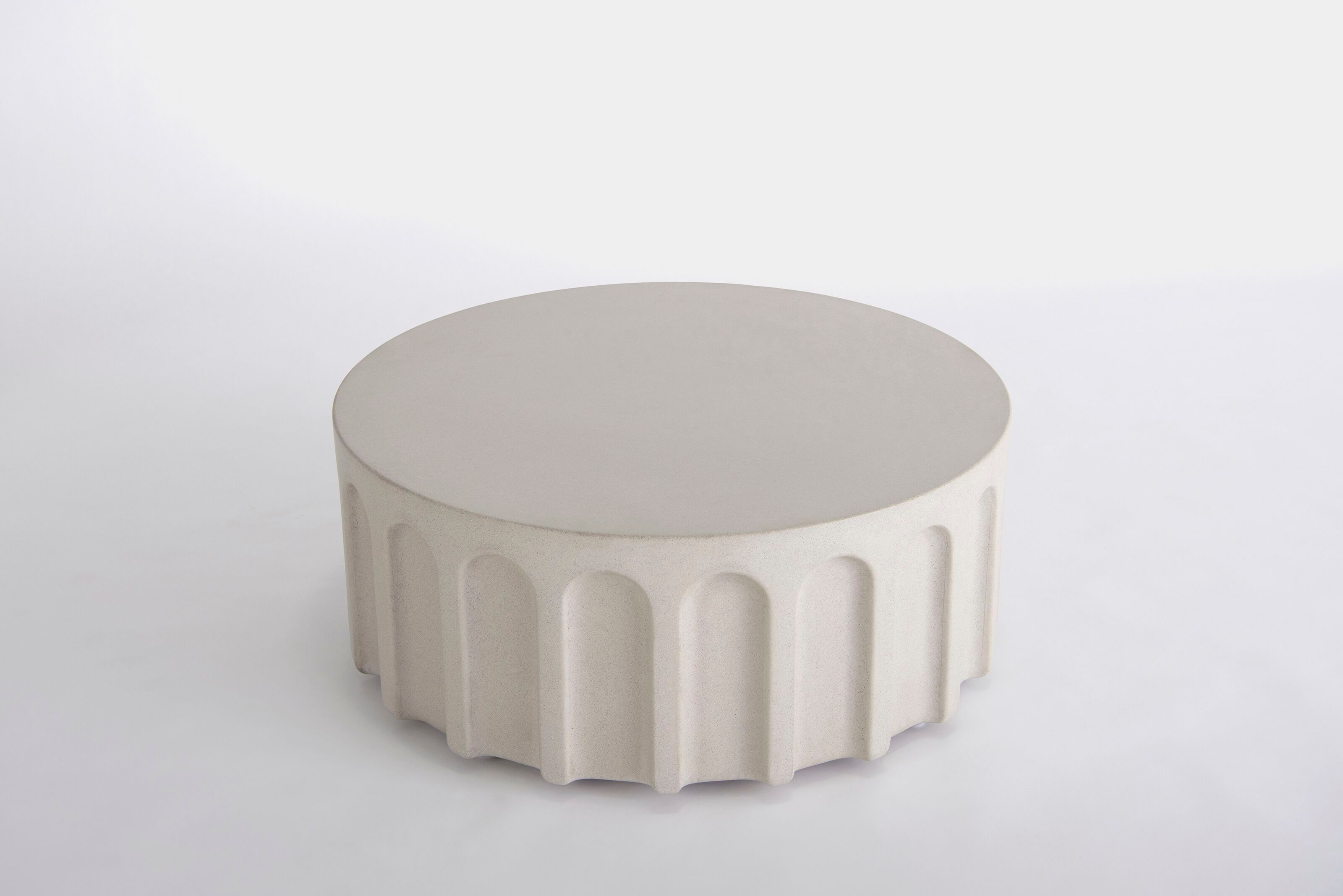 Высокий круглый журнальный столик из железобетона Phase Design форум ARCH-00017472 - Вид №7