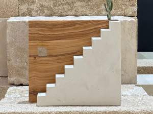 Безделушка / скульптура из камня Лечче и оливкового дерева