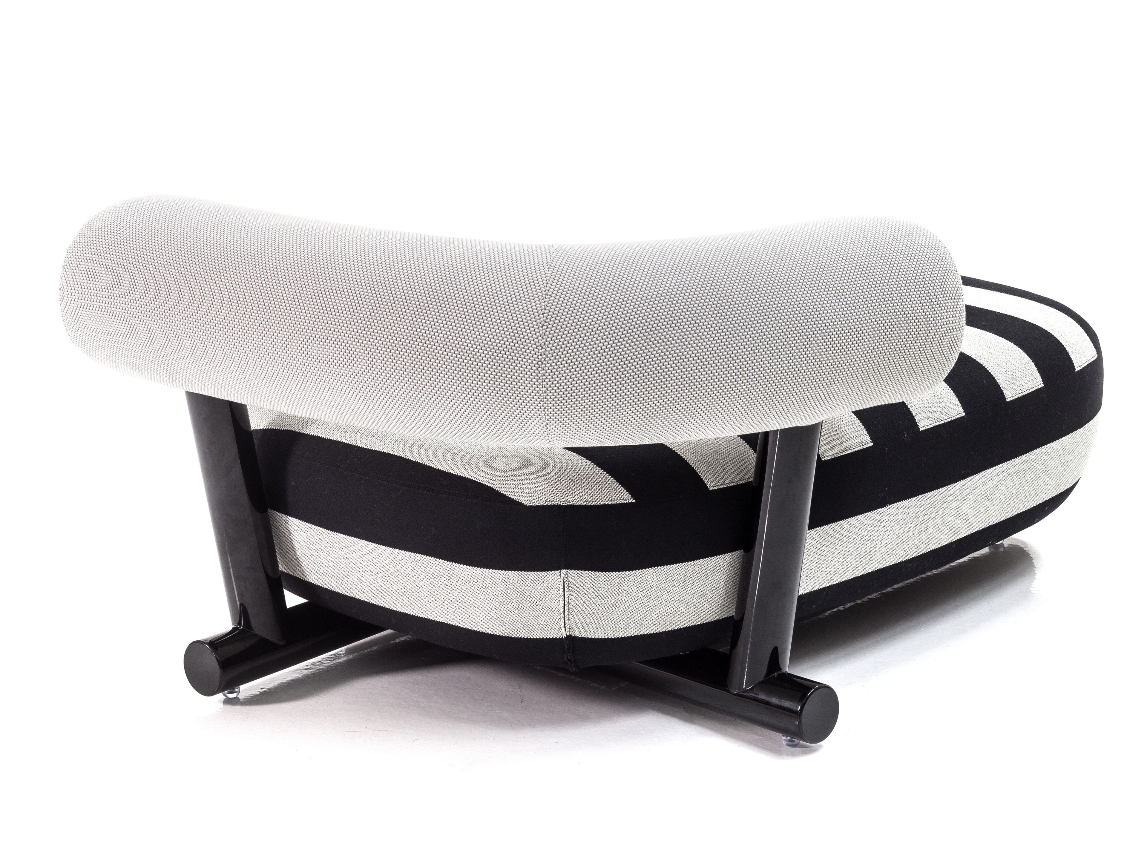 Мягкая спальная кровать MOROSO труба ARCH-00033496 - Вид №3