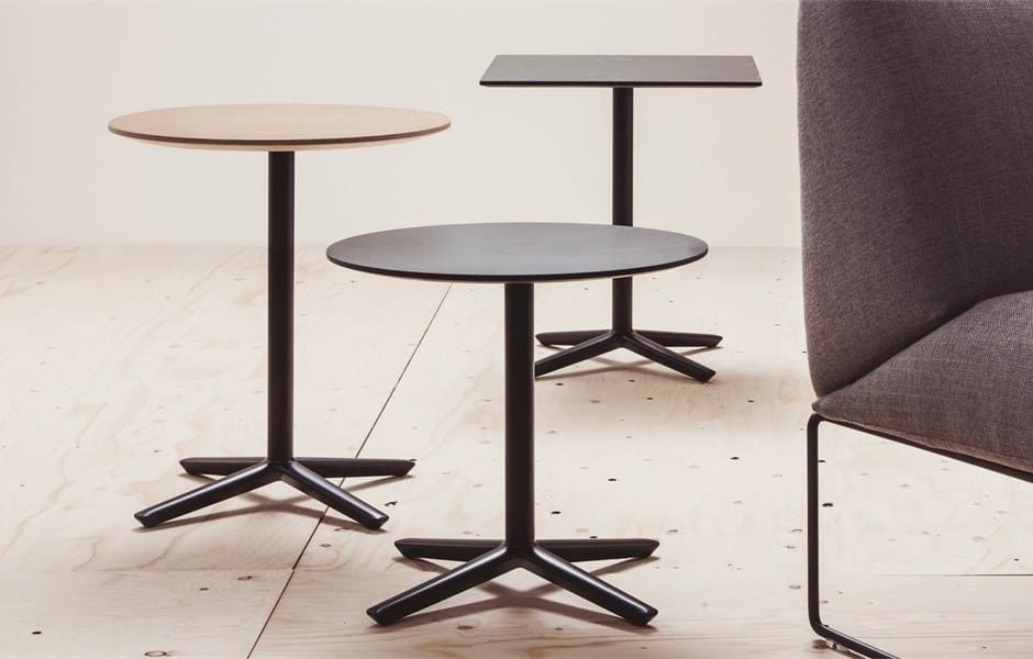 Низкий квадратный журнальный столик в твердой поверхности Andreu World QUATTRO OCCASIONAL SOLID SURFACE SQUARE ARCH-00028034 - Вид №1