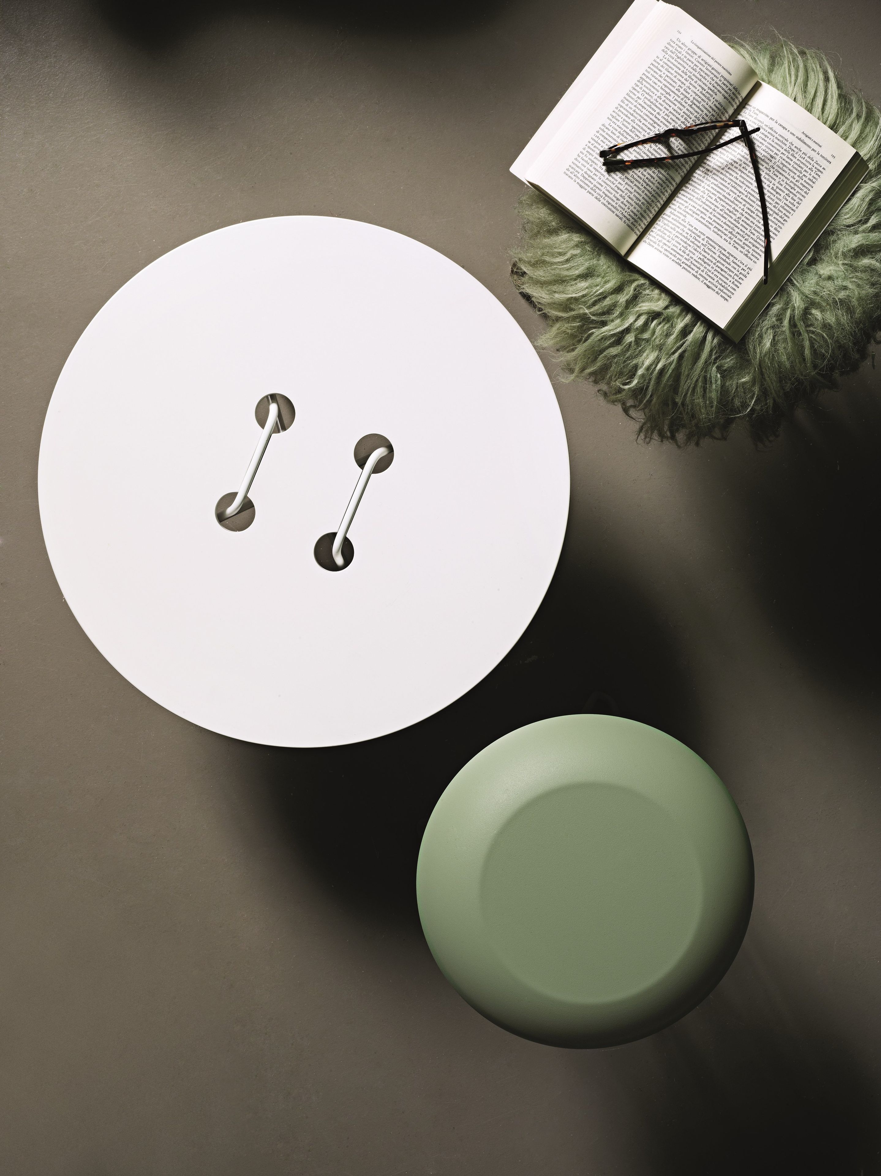 Высокий круглый журнальный столик с лаком Casamania & Horm Twine T ARCH-00128711 - Вид №3