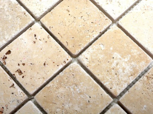 Мозаика из светлого травертина
