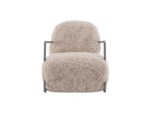 Кресло из искусственного меха с подлокотниками