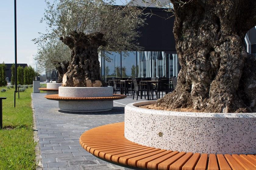 ENCHO ENCHEV - ETE Круглая скамья из бетона со встроенной сеялкой  92  - Вид №4