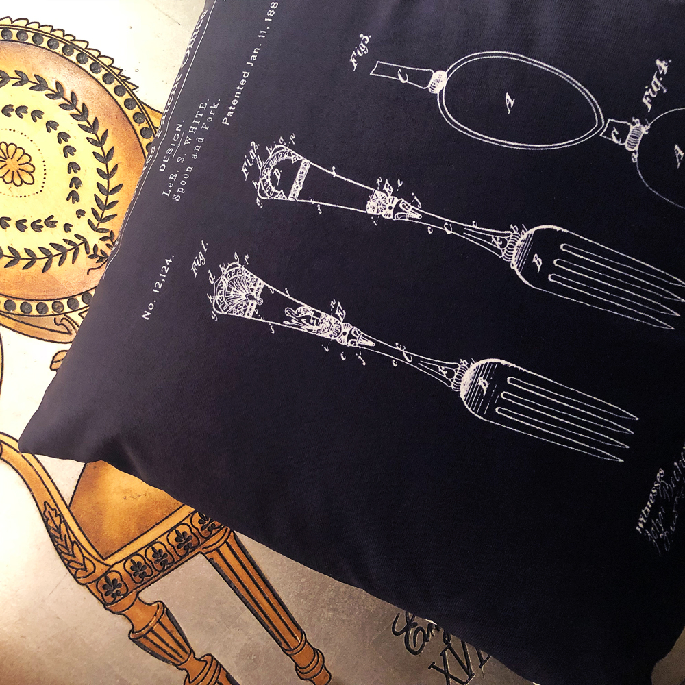 96521343 Арт-подушка «Патент на вилку и ложку» Object Desire  - Вид №1