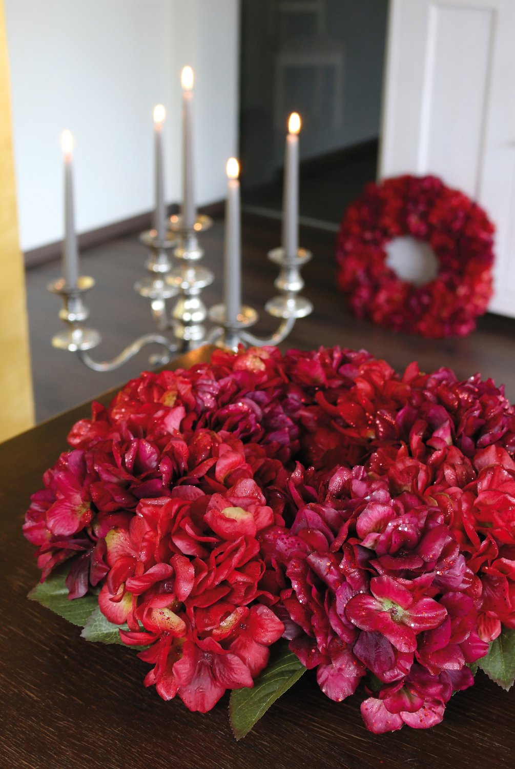 2009 432 a3 Искусственный венок из гортензии с глиттером, Ø 40 см, бордово-золотой H-andreas  - Вид №4