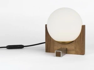 Pascal & Philippe Настольная лампа из опалового стекла на деревянном основании Juliette