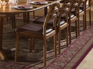 Деревянный стул