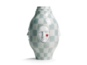 Фарфоровая ваза