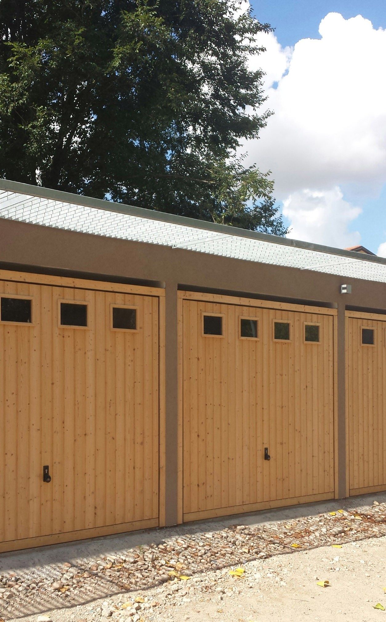 Подъемные гаражные ворота из ели HÖRMANN ITALIA BERRY ARCH-00077334 - Вид №1