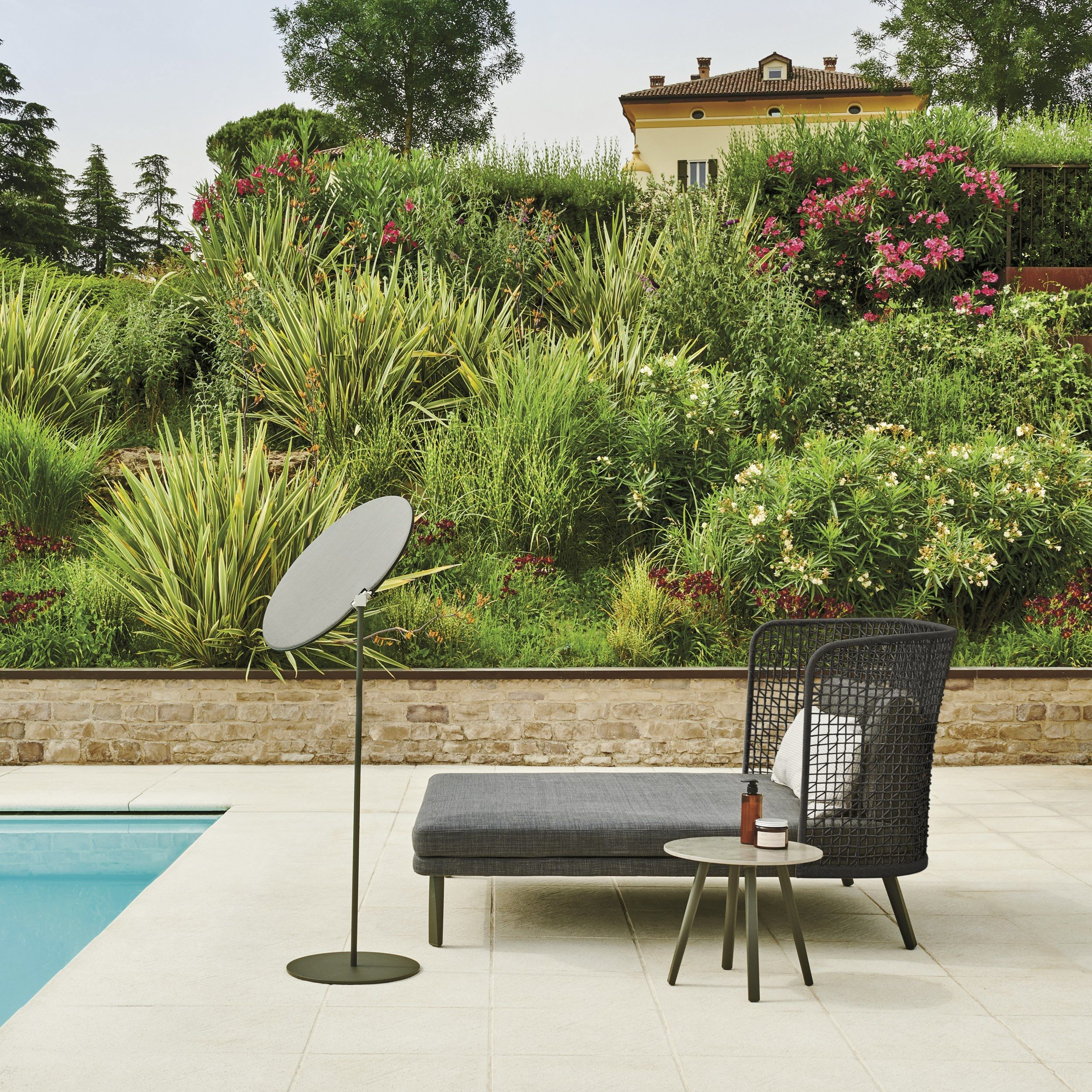 Круглый журнальный столик iroko Varaschin Эмма ARCH-00087928 - Вид №8