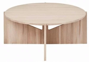 Kristina Dam Studio Круглый деревянный журнальный столик