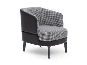 Тканевое кресло с подлокотниками