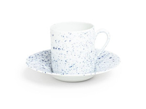 Фарфоровая кофейная чашка с блюдцем
