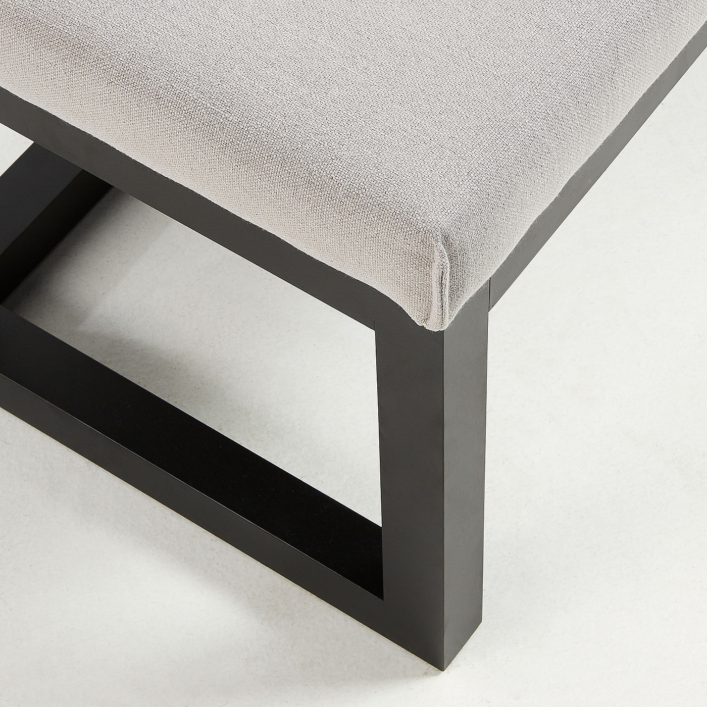 067647 Банкетка Yola серая 128 см La Forma Loya  - Вид №1