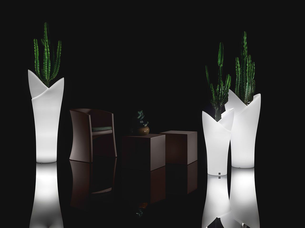 Светящийся садовый горшок из полиэтилена Lyxo Design ASSIA ARCH-00062986