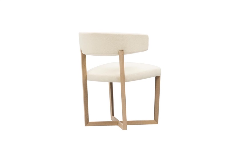 102455 Стул белый деревянные ножки Andreu World Tauro