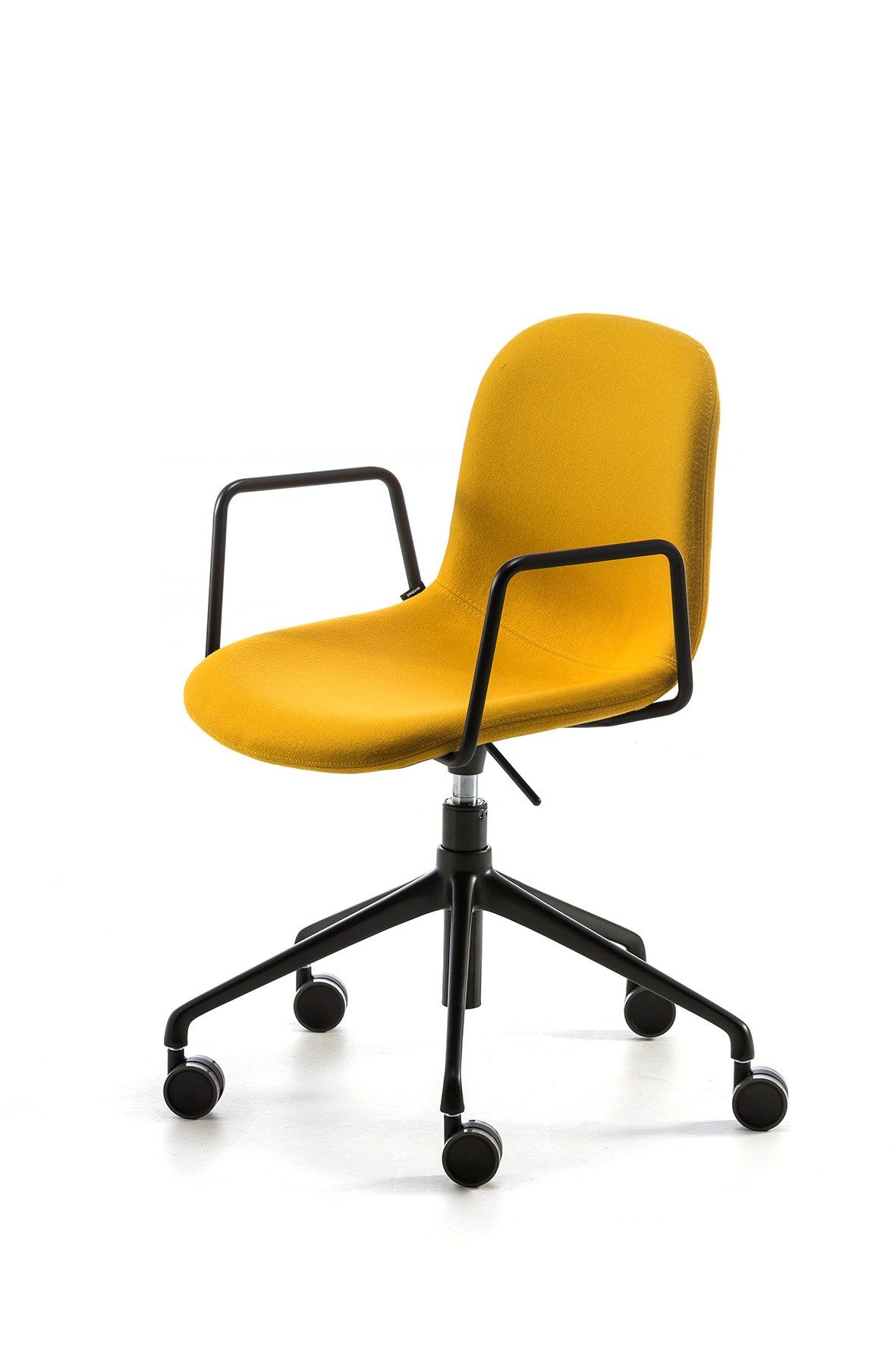 Поворотный операционный офисный стул с подлокотниками arrmet Máni Fabric ARCH-00075701 - Вид №1