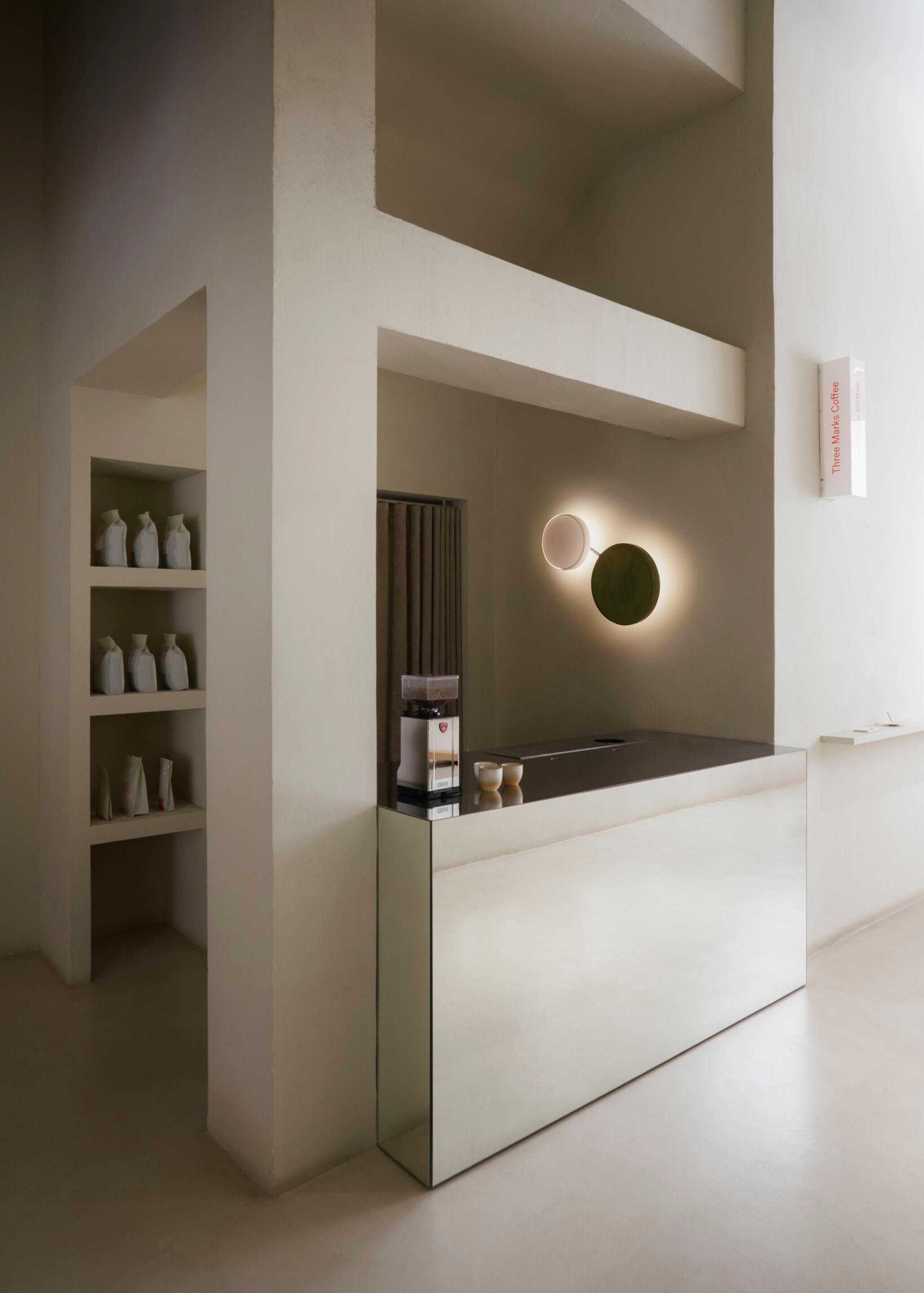 Настенный светильник из дутого стекла с регулируемой яркостью Marset CARAMEL ARCH-00080628 - Вид №5