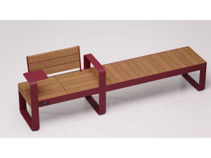 Стальная и деревянная скамья с USB-разъемом