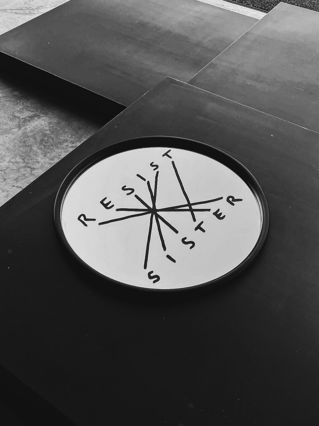 Зеркало в рамке Seletti длинный хвост ARCH-00095067 - Вид №2