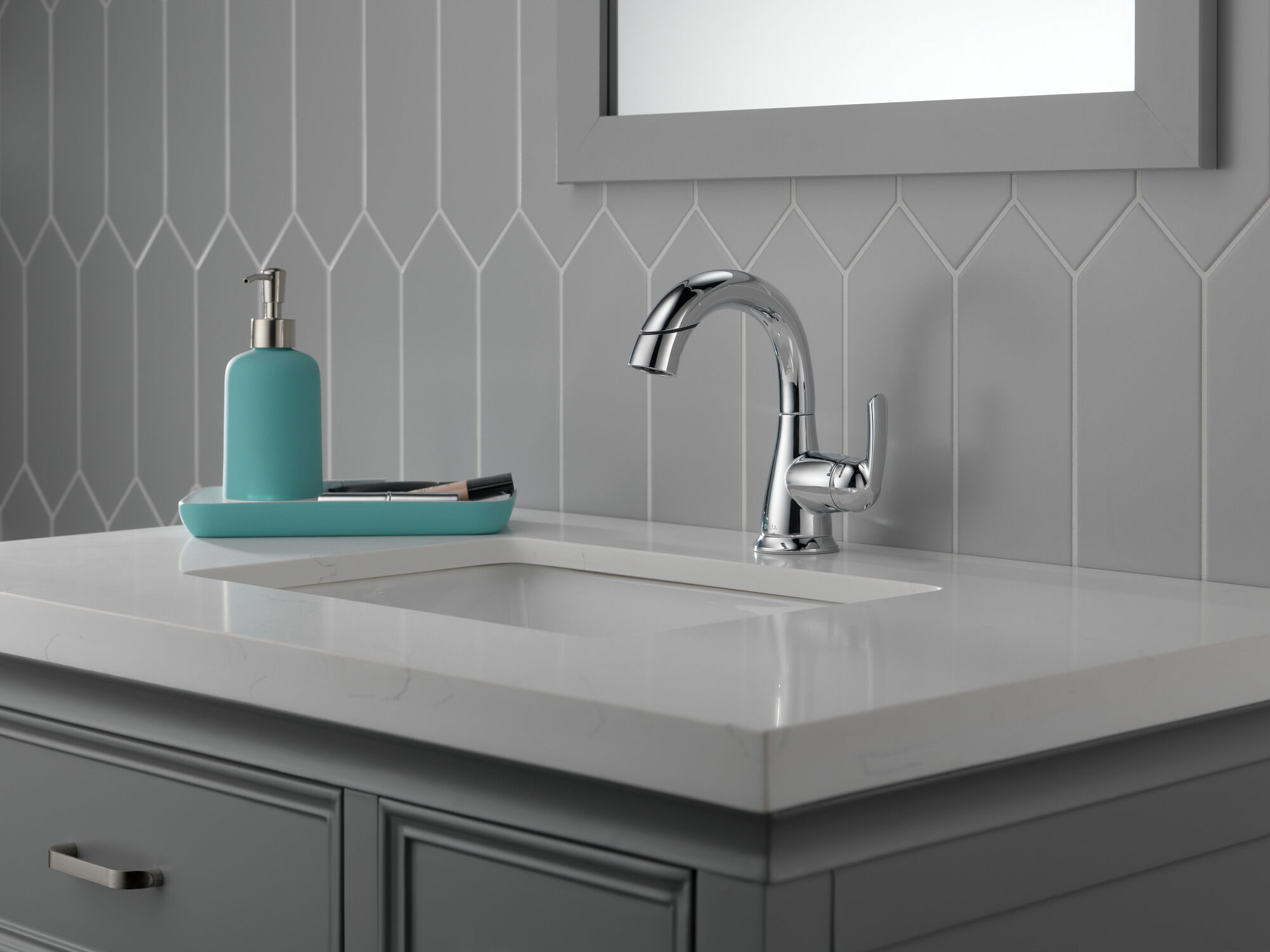 15765LF-PD Выдвижной смеситель для ванной комнаты с одной ручкой Delta Faucet Broadmoor Хром  - Вид №9