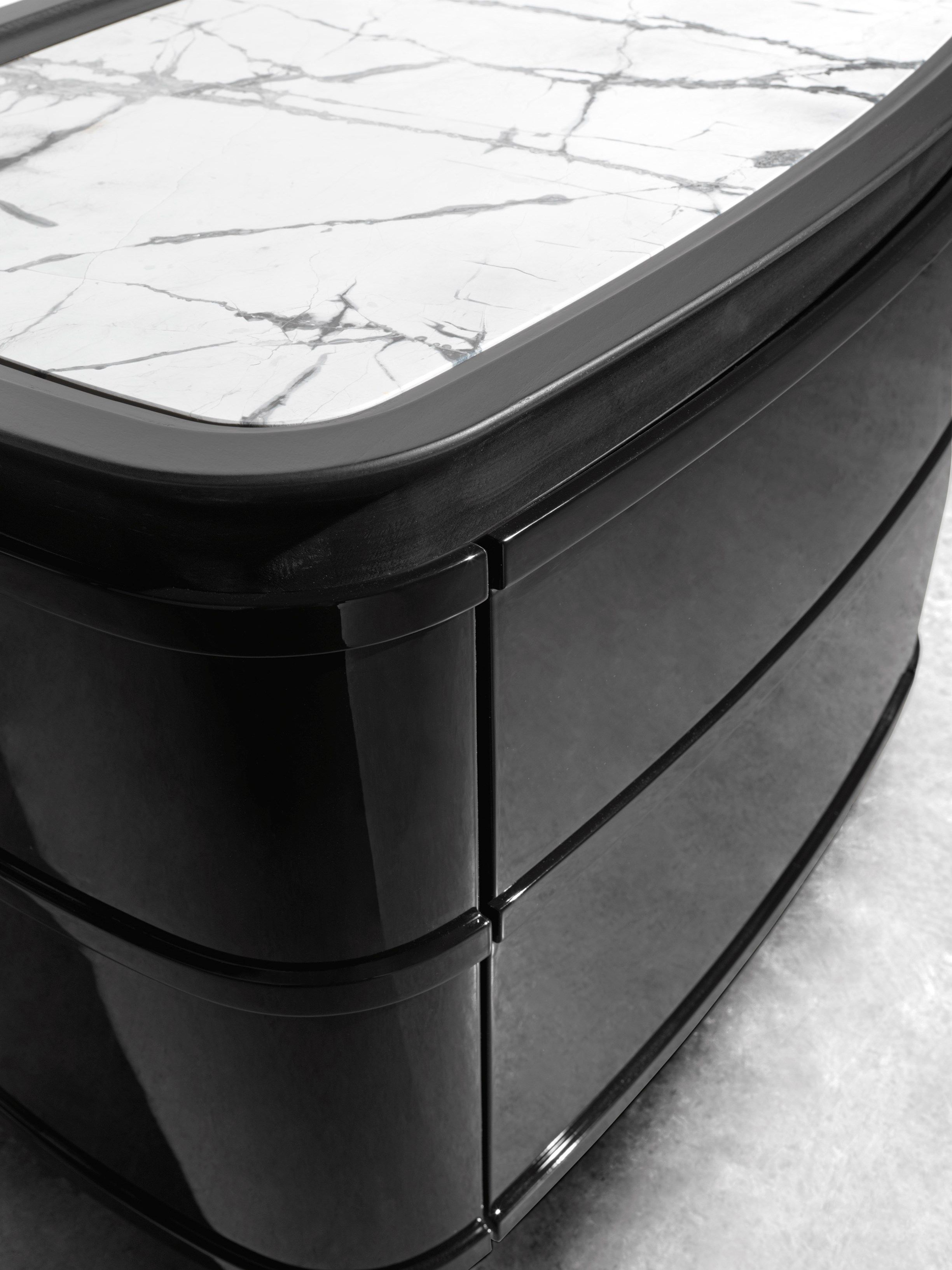 Деревянная тумбочка с выдвижными ящиками Visionnaire Nomos ARCH-00051602 - Вид №1