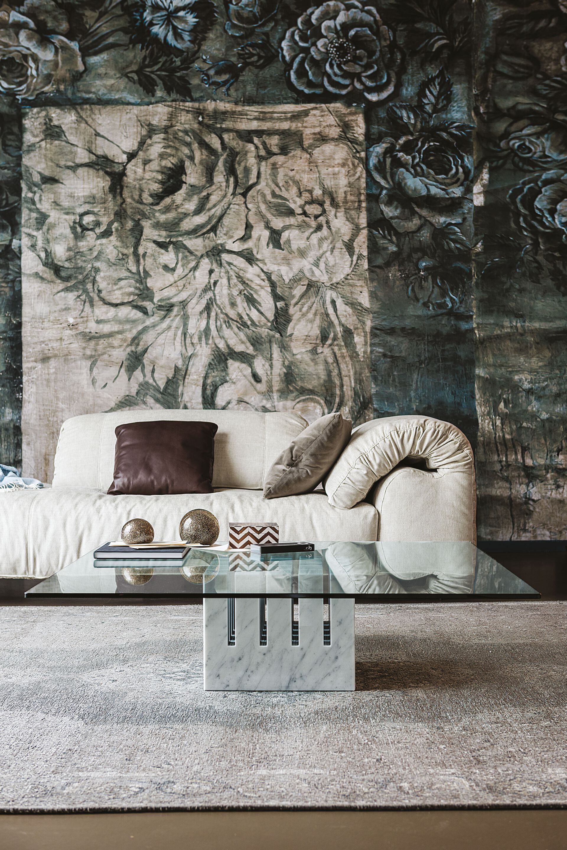 Низкий журнальный столик из каррарского мрамора и хрусталя Cattelan italia SCACCO ARCH-00025322 - Вид №1