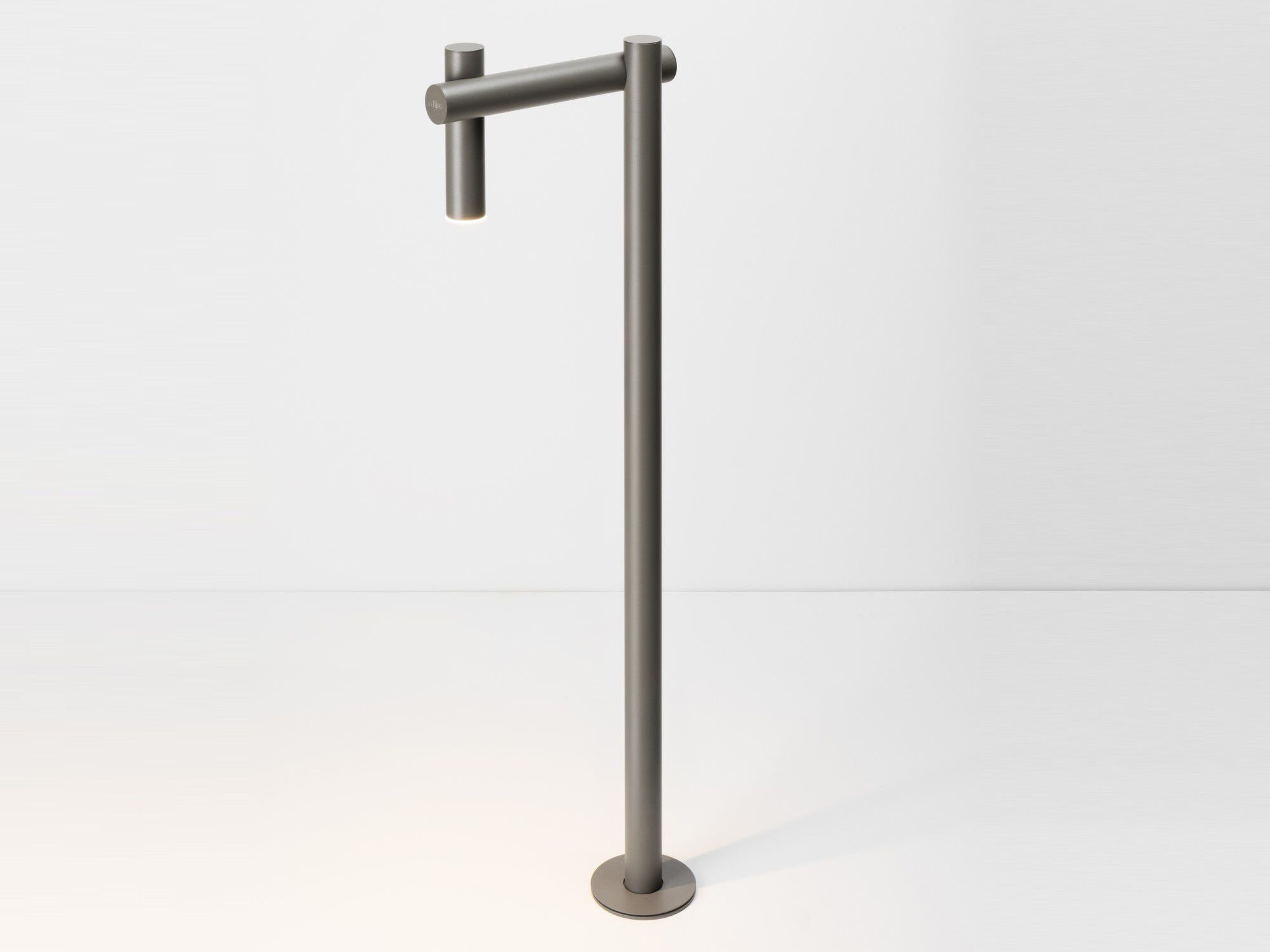 Металлическая напольная лампа Estiluz Tik ARCH-00007235