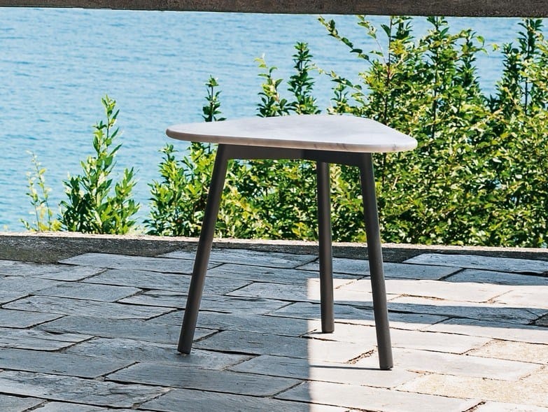 Треугольный журнальный столик для сада RODA Piper ARCH-00117681 - Вид №2