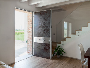 Входная дверь со скрытыми петлями