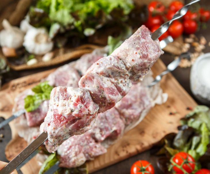 6264 Шашлык из свиной шейки в кефирном маринаде с прованскими травами Вкусляндия 