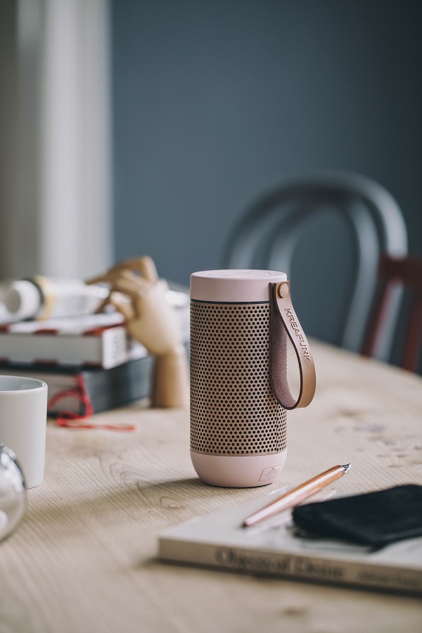 Колонка беспроводная с ремешком aFUNK, светло-розовая с бронзой KREAFUNK KFCD03 - Вид №1
