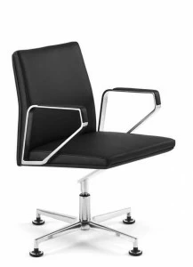 Spiegels Кресло офисное поворотное с 4-мя спицами и подлокотниками .pilot P2201