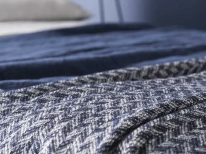 LA FABBRICA DEL LINO Плед с графическими мотивами Decor