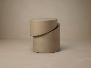 Кожаный стул