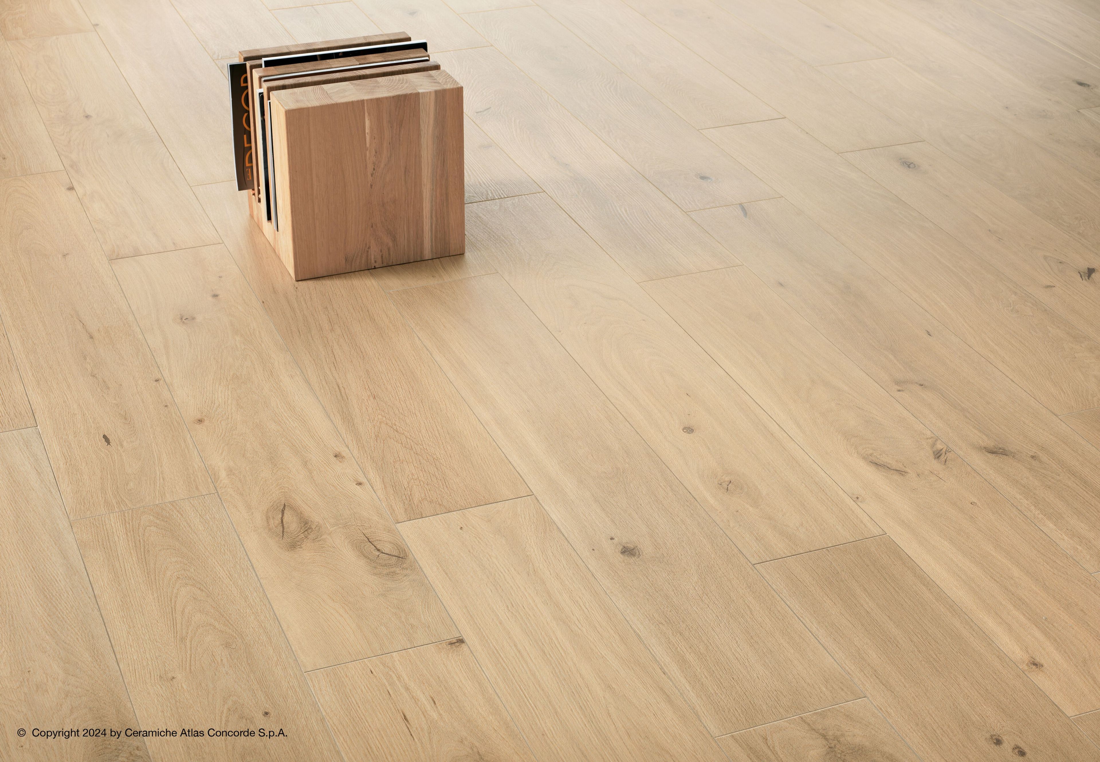 Напольное покрытие из керамогранита в помещении и на открытом воздухе с эффектом дерева Atlas Concorde журнал ARCH-00030139 - Вид №55